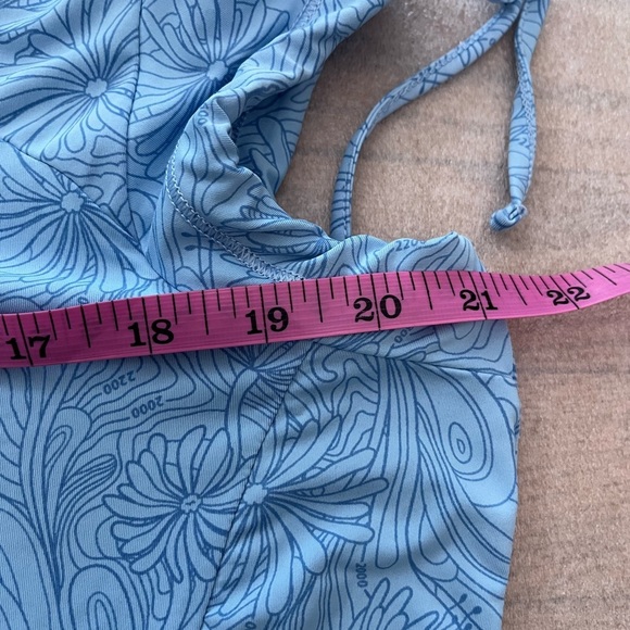 [L] Columbia Titanium Gray Blue Short Cap Sleeve Floral T-Shirt NWOT - Picture 5 of 8